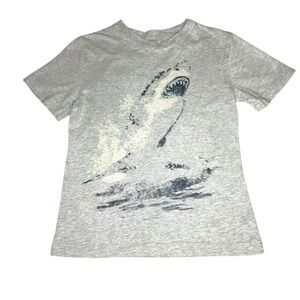 GAP KIDS Shark Shirt Size Small (6-7)‎